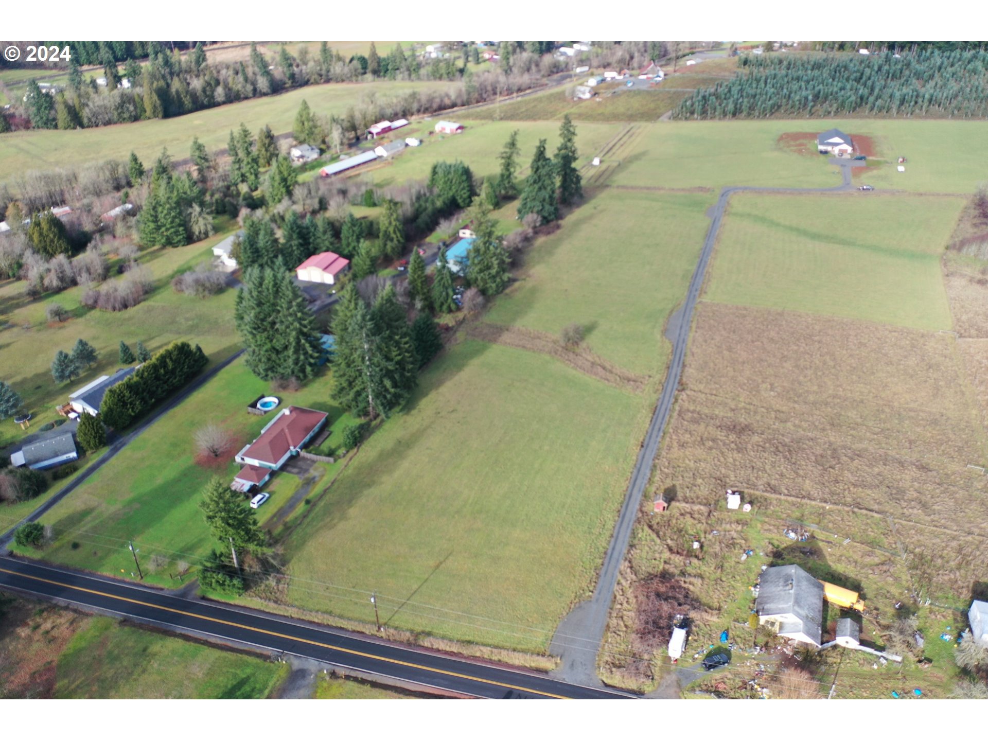 157 Nikula Road Winlock, WA 98596 - Photo 7 of 20 a view of a city