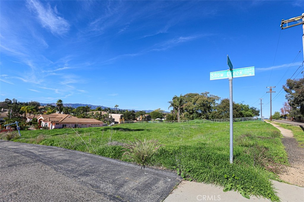 1086-88 Snow Creek Road Fallbrook, CA 92028 - Photo 1 of 4 a view of a backyard with plants