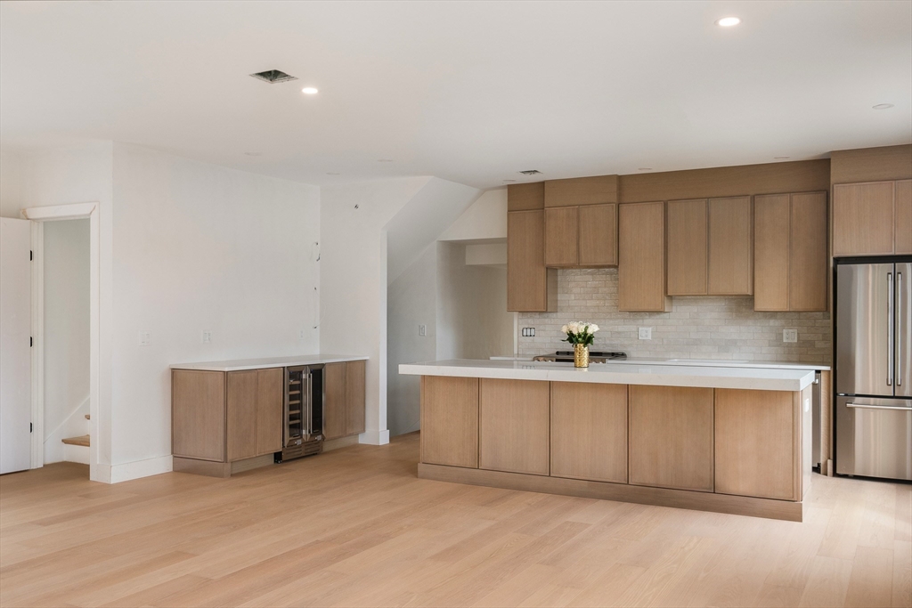60 Franklin Street, Unit 2 Somerville, MA 02145 - Photo 2 of 25