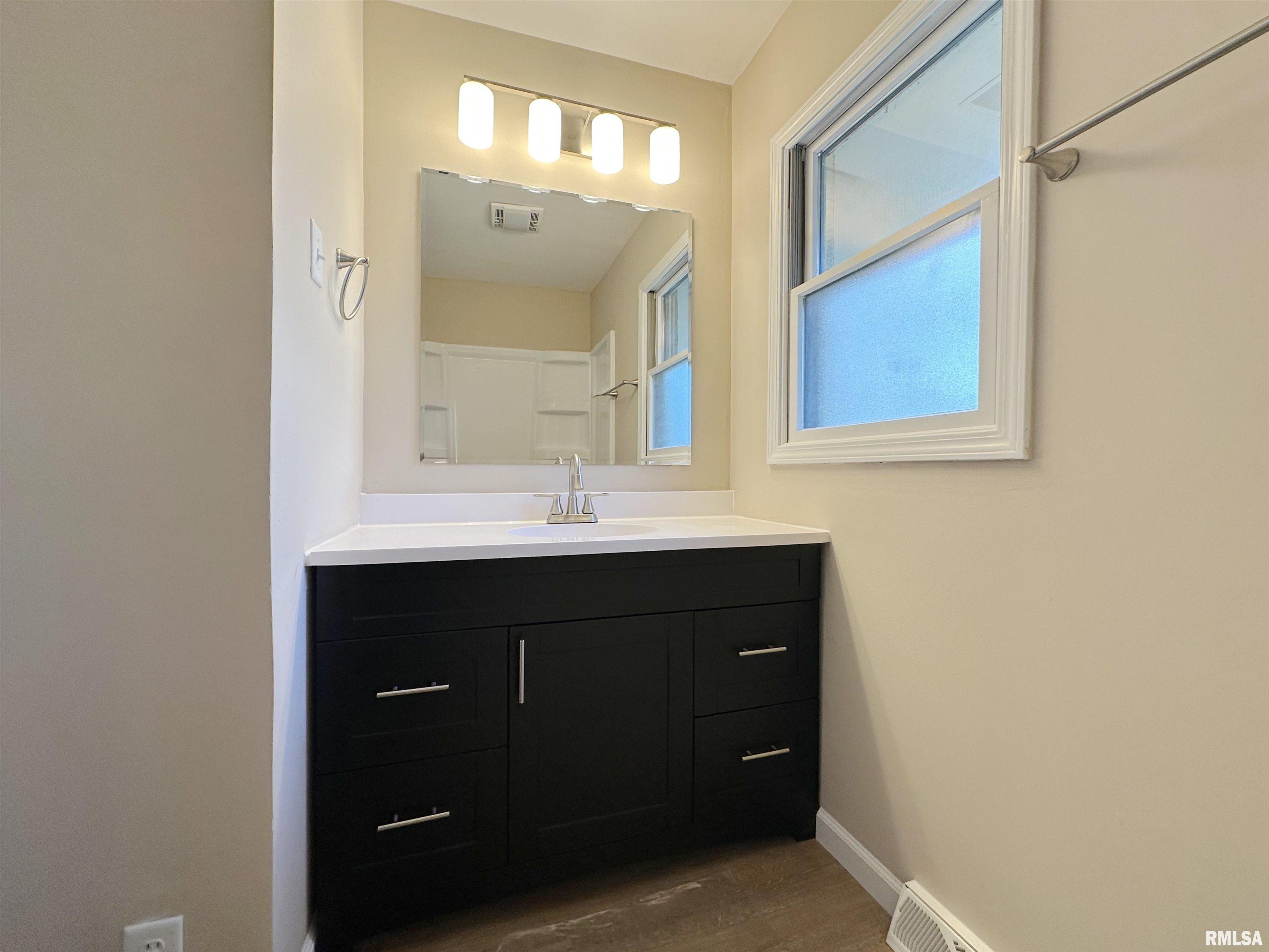 107 Anson Street Middletown, IL 62666 - Photo 18 of 28