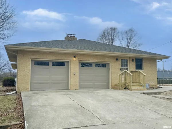 $231,900 | 107 Anson Street, Middletown, IL 62666