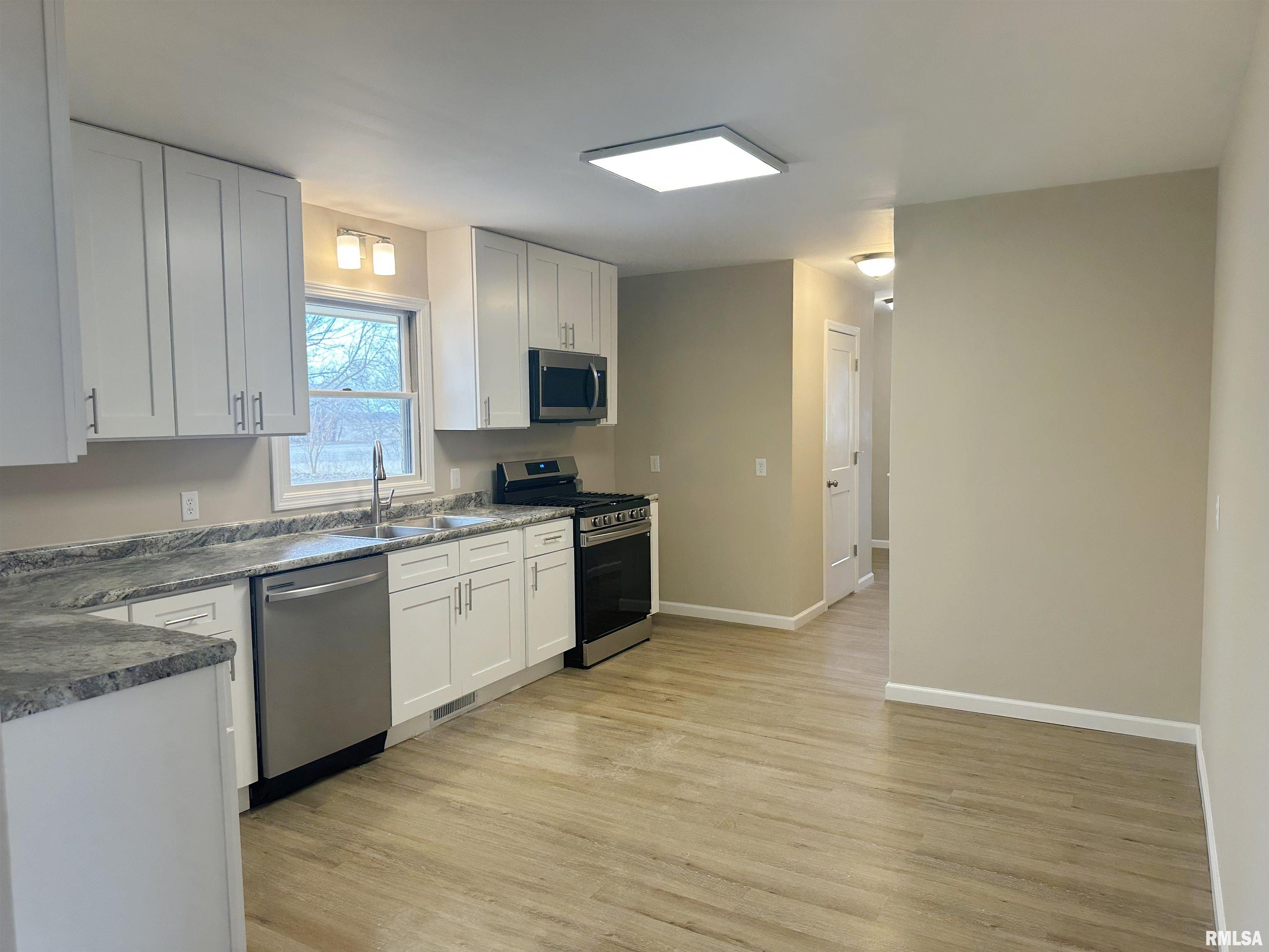 107 Anson Street Middletown, IL 62666 - Photo 7 of 28