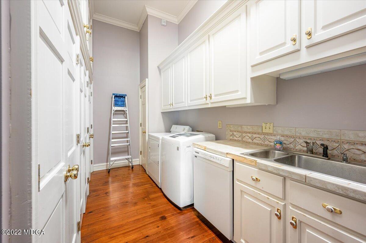 1 River Trace Macon, GA 31210 - Photo 41 of 62 a kitchen with a sink and cabinets