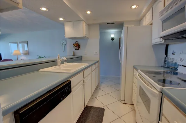 $529,900 | 5201 South Atlantic Avenue, Unit 405A, New Smyrna Beach, FL 32169