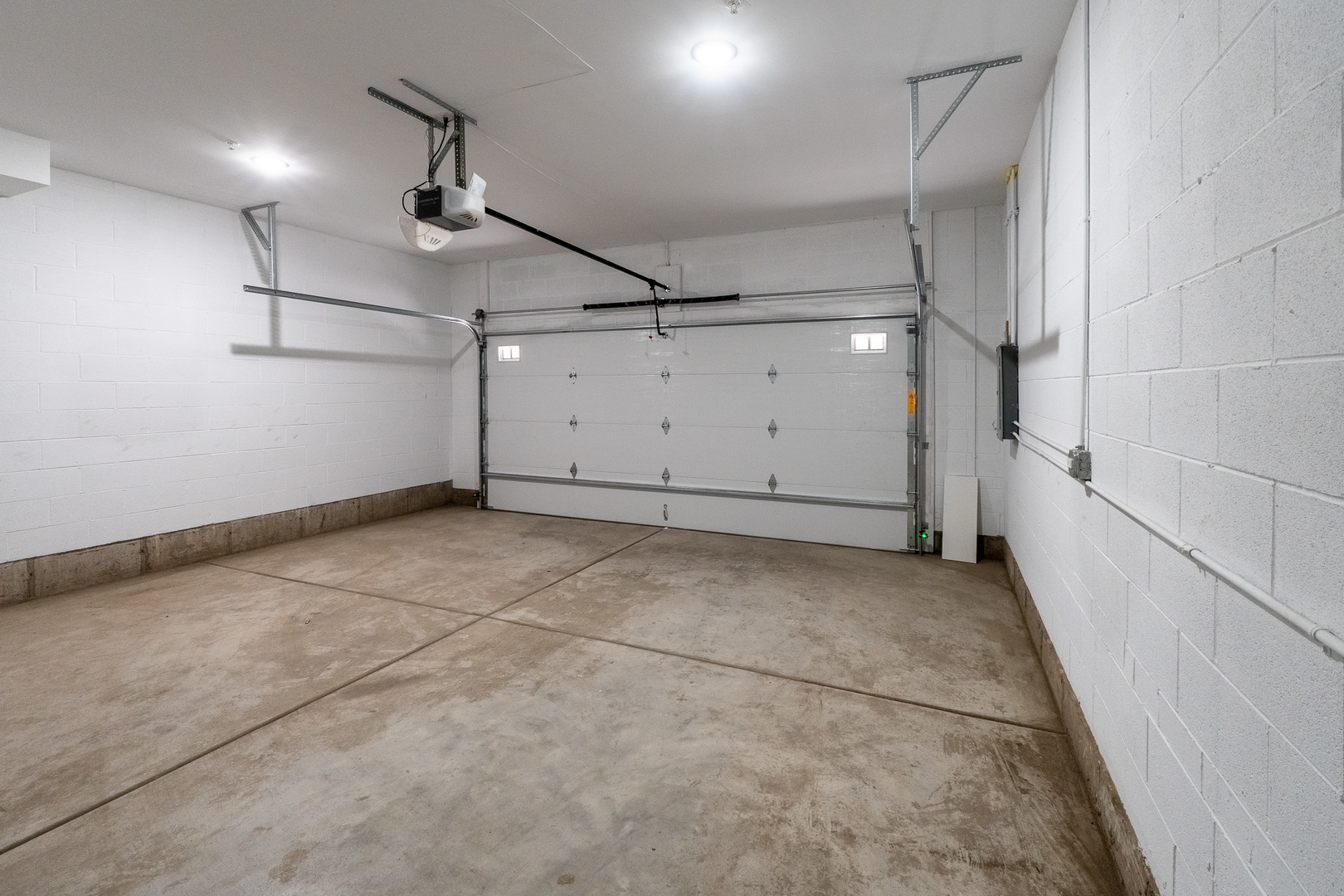 2631 South Throop Street, Unit E Chicago, IL 60608 - Photo 24 of 25 a view of a garage