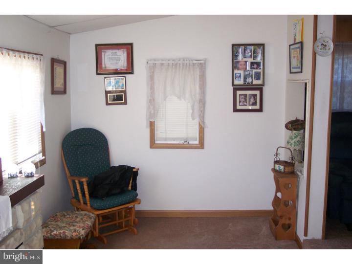126 Bay Street Carneys Point, NJ 08069 - Photo 6 of 22 Family Room