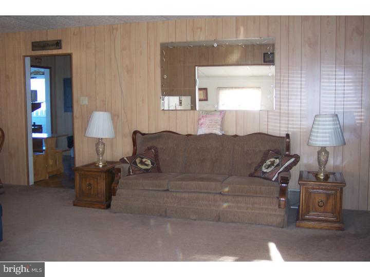 126 Bay Street Carneys Point, NJ 08069 - Photo 8 of 22 Living Room