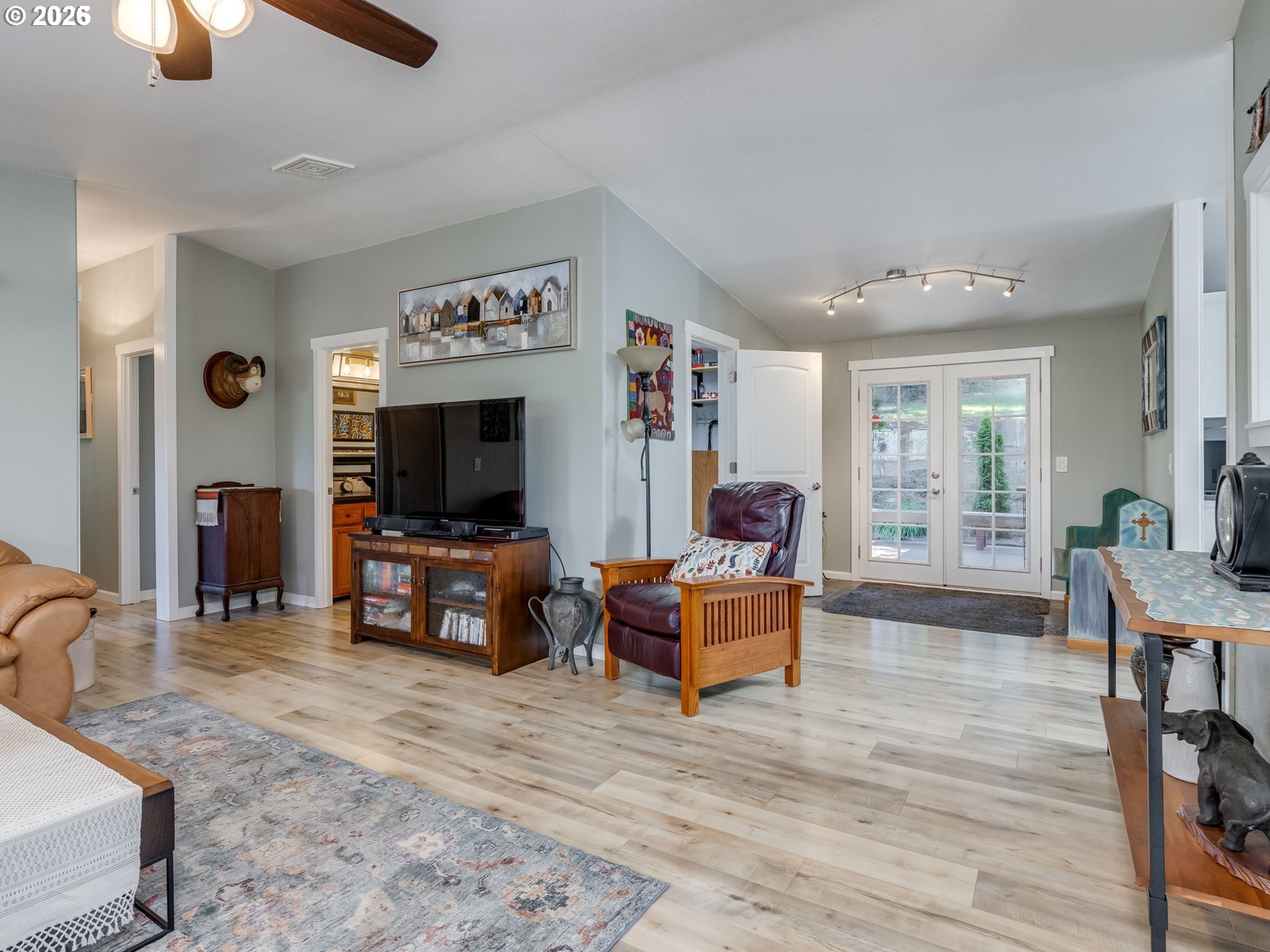 1072 Labarre Road Washougal, WA 98671 - Photo 9 of 42