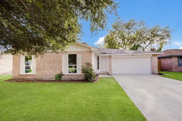 $254,999 | 2315 Green Knoll Drive, Houston, TX 77067