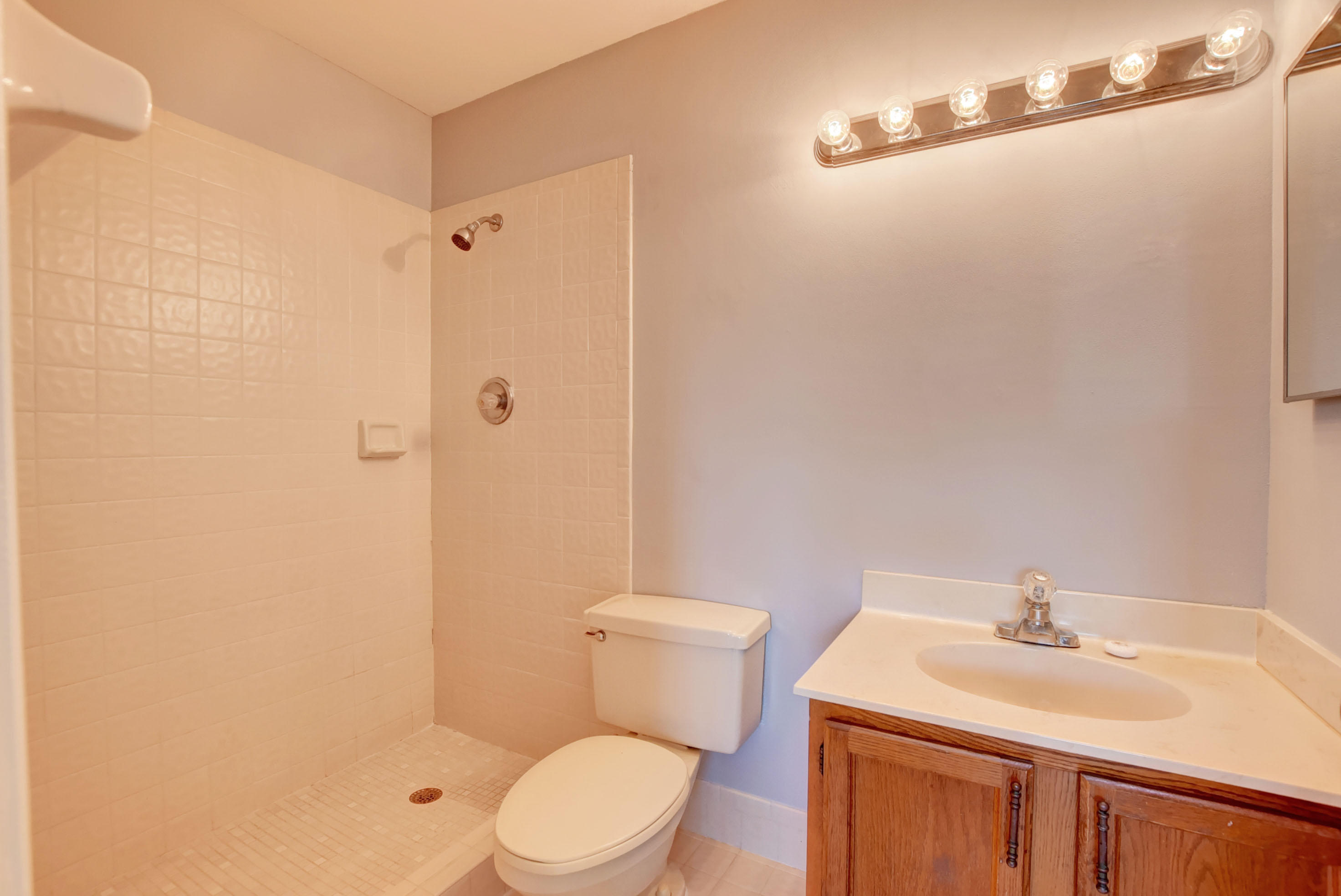 2525 Southwest 22nd Avenue, Unit 202 Delray Beach, FL 33445 - Photo 14 of 32 Master Bathroom