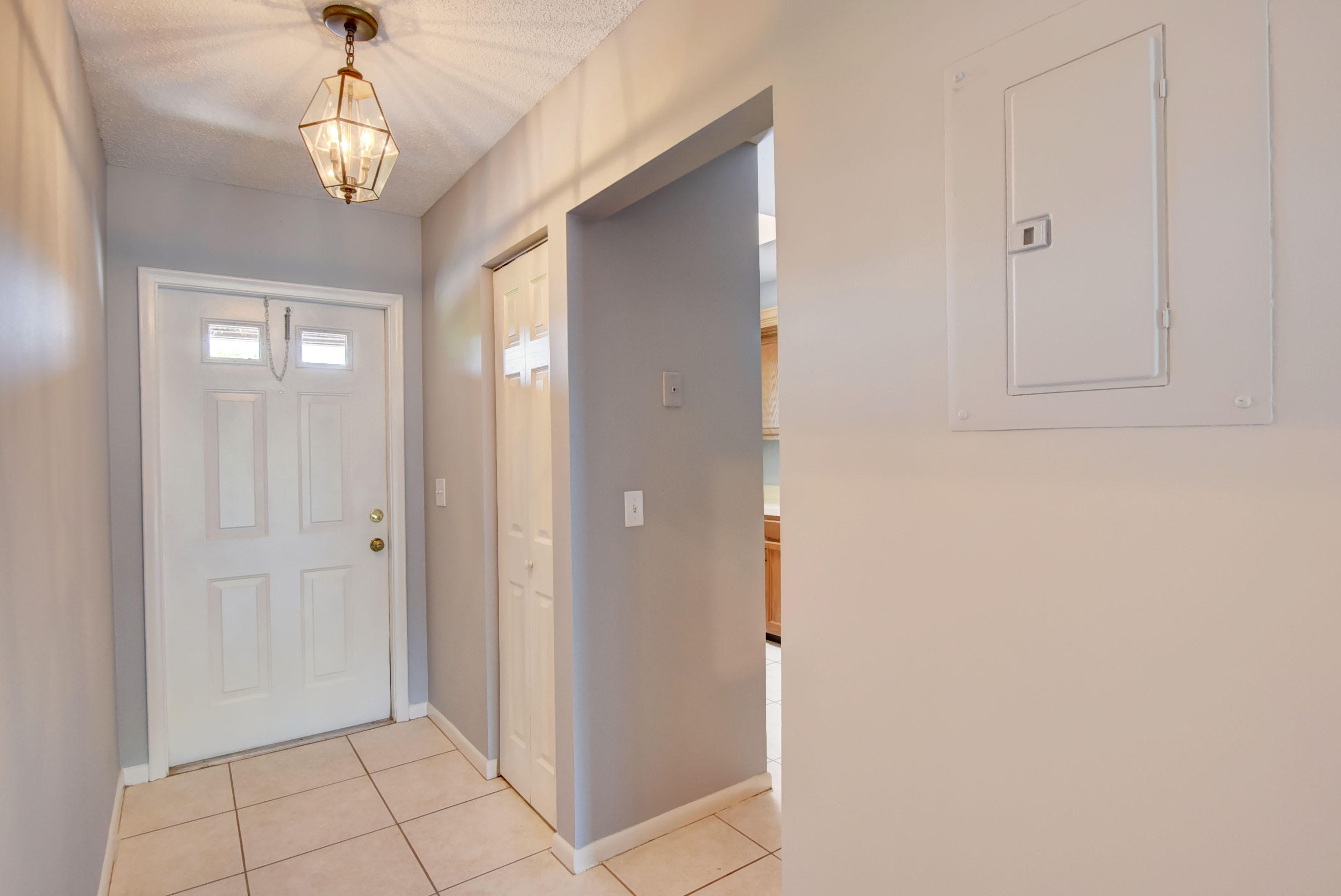 2525 Southwest 22nd Avenue, Unit 202 Delray Beach, FL 33445 - Photo 16 of 32 Entryway