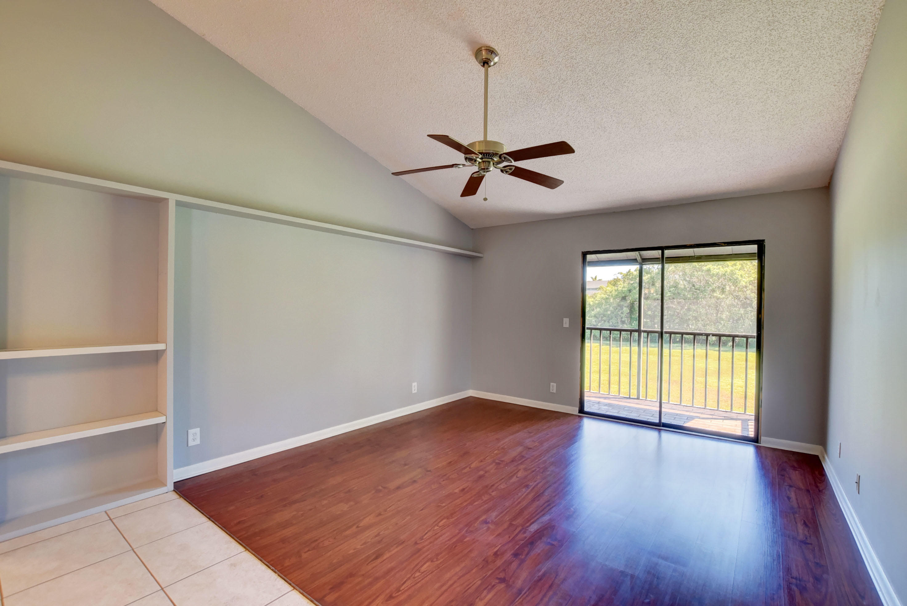 2525 Southwest 22nd Avenue, Unit 202 Delray Beach, FL 33445 - Photo 3 of 32 Great Room