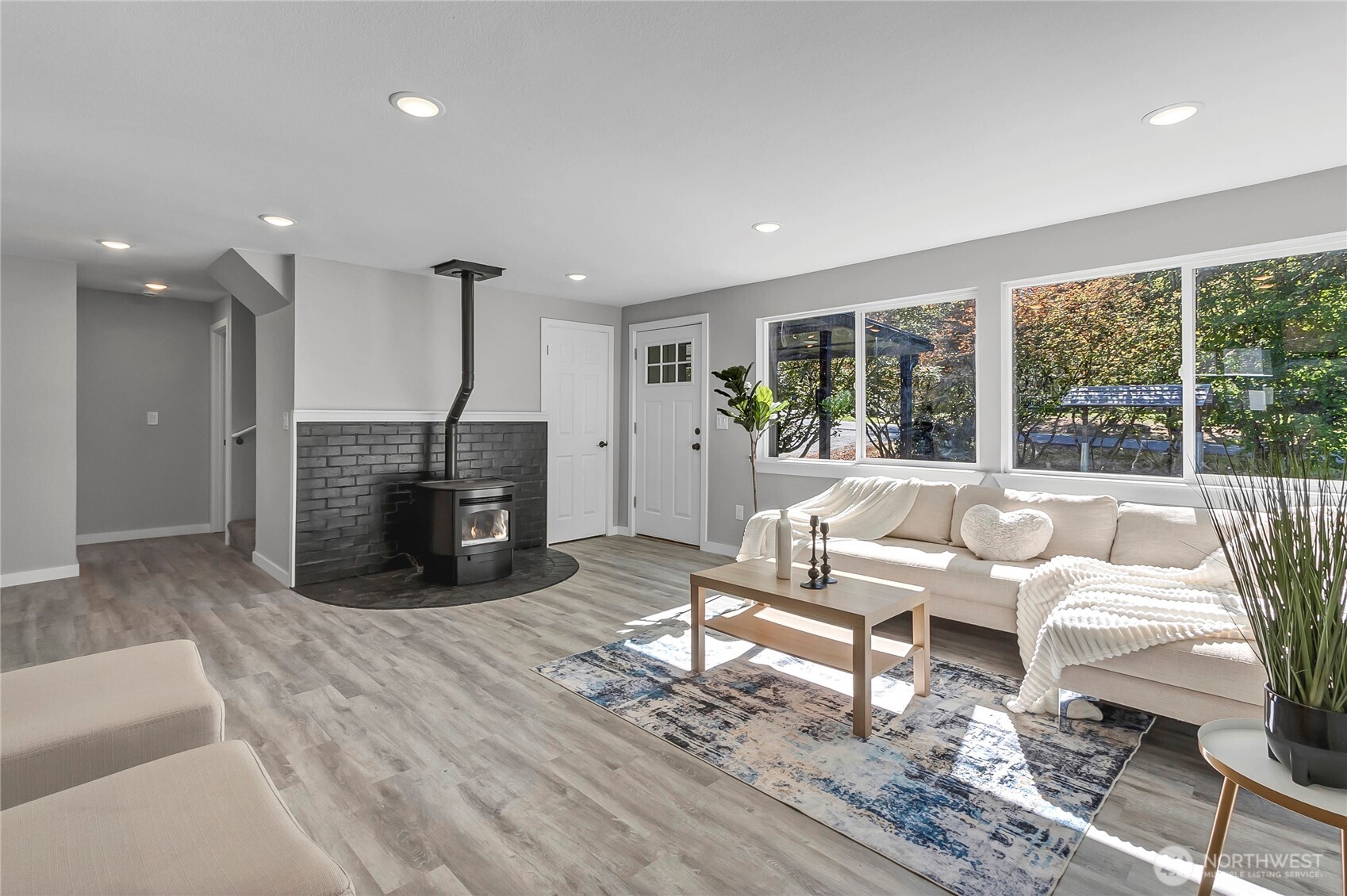 10838 Southeast 173rd Street Renton, WA 98055 - Photo 5 of 21 Gallery Image 5