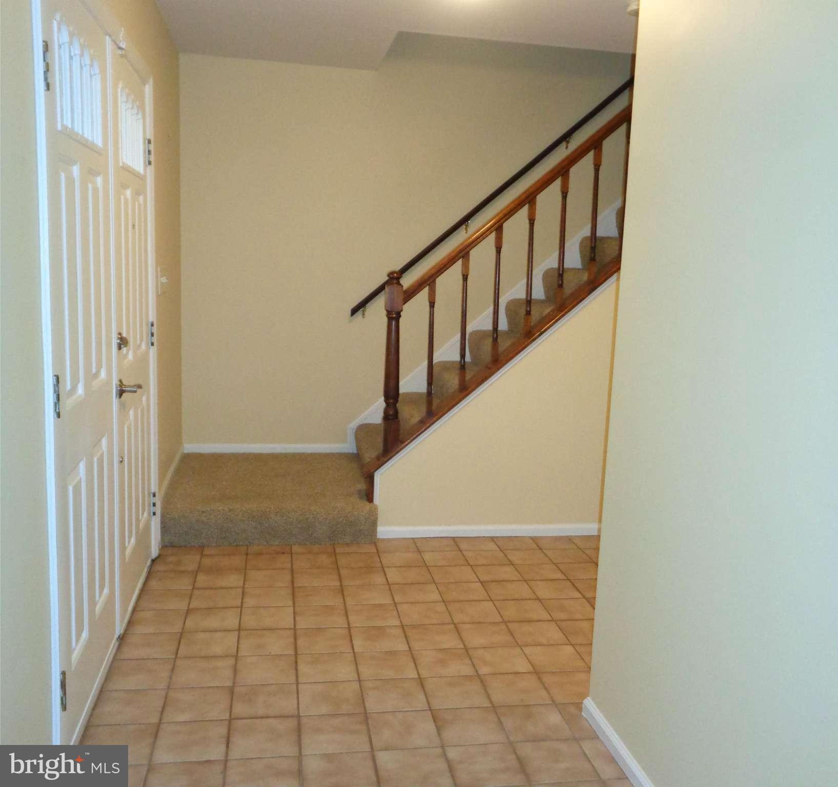 216 Hunters Ridge Road Lutherville-Timonium, MD 21093 - Photo 3 of 22 LARGE WELCOMING ENTRANCE FOYER