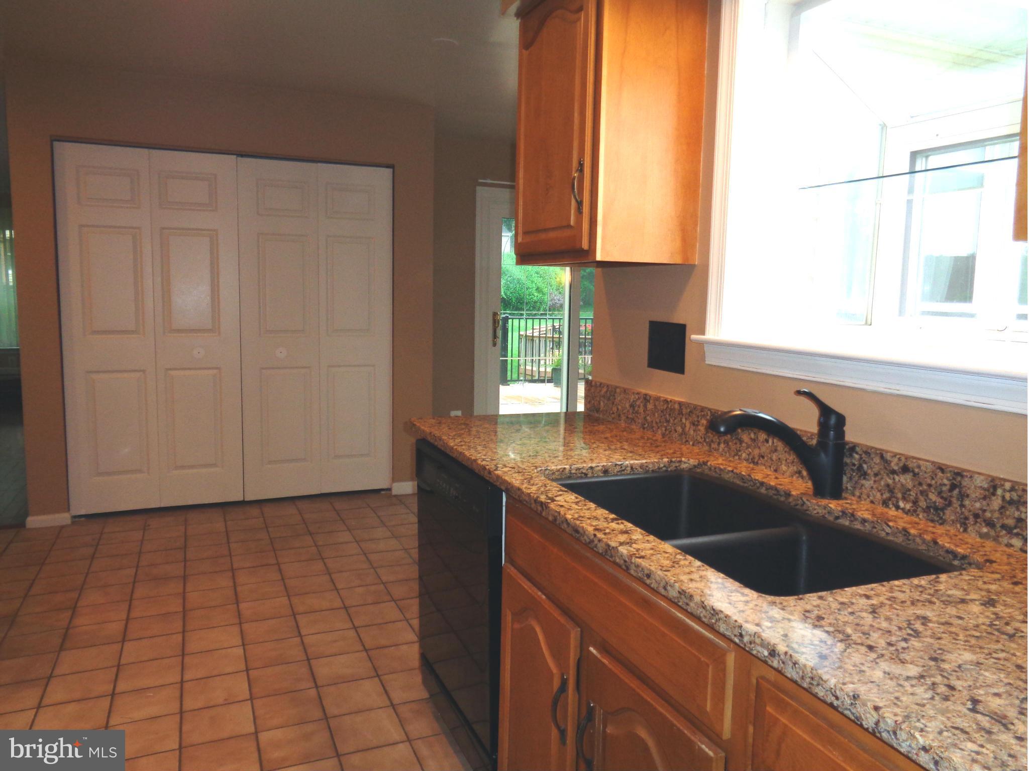 216 Hunters Ridge Road Lutherville-Timonium, MD 21093 - Photo 8 of 22 WONDERFUL DOUBLE SINK AND VERY LARGE PANTRY