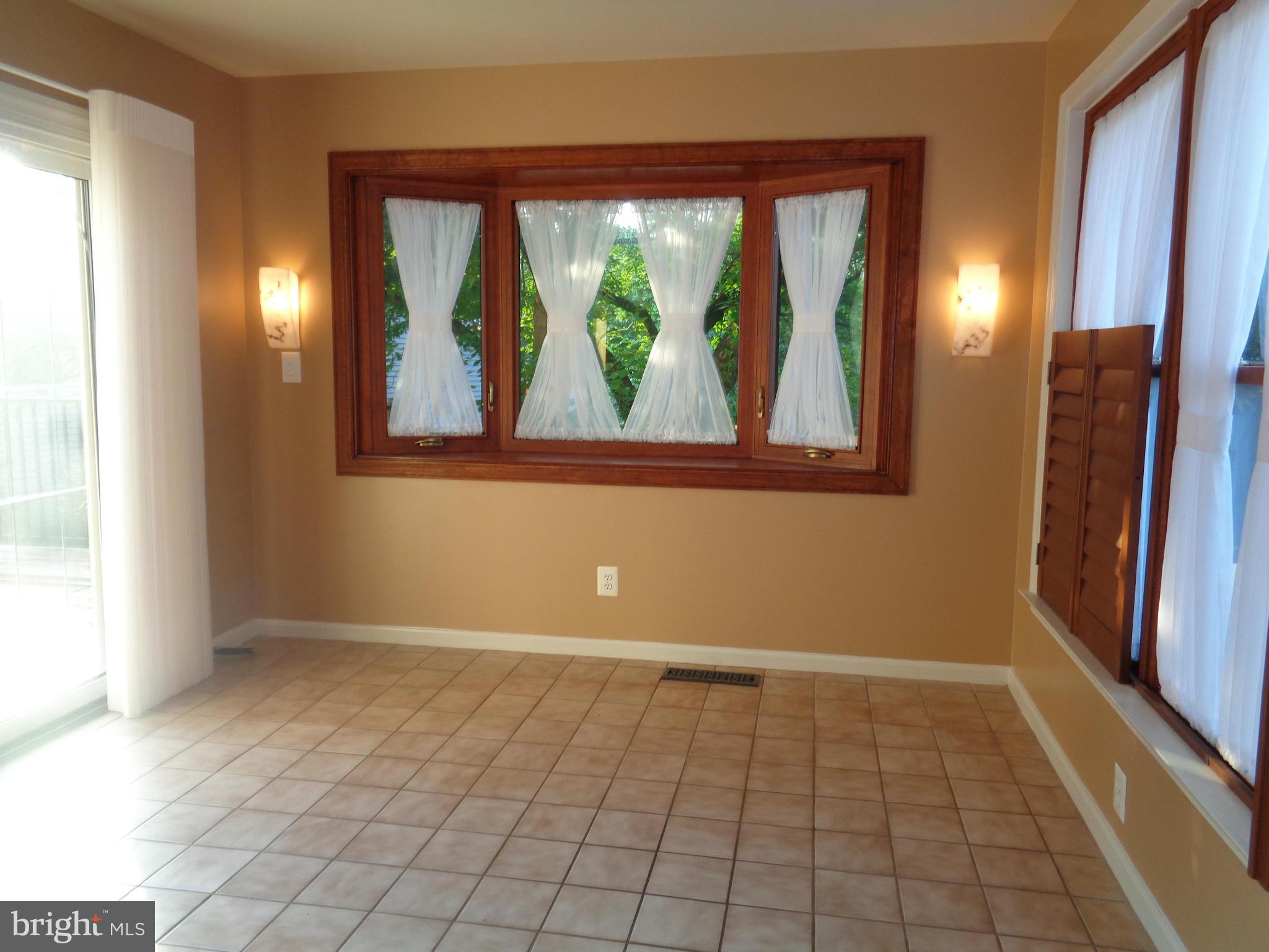 216 Hunters Ridge Road Lutherville-Timonium, MD 21093 - Photo 9 of 22 LARGE BREAKFAST ROOM OFF OF KITCHEN