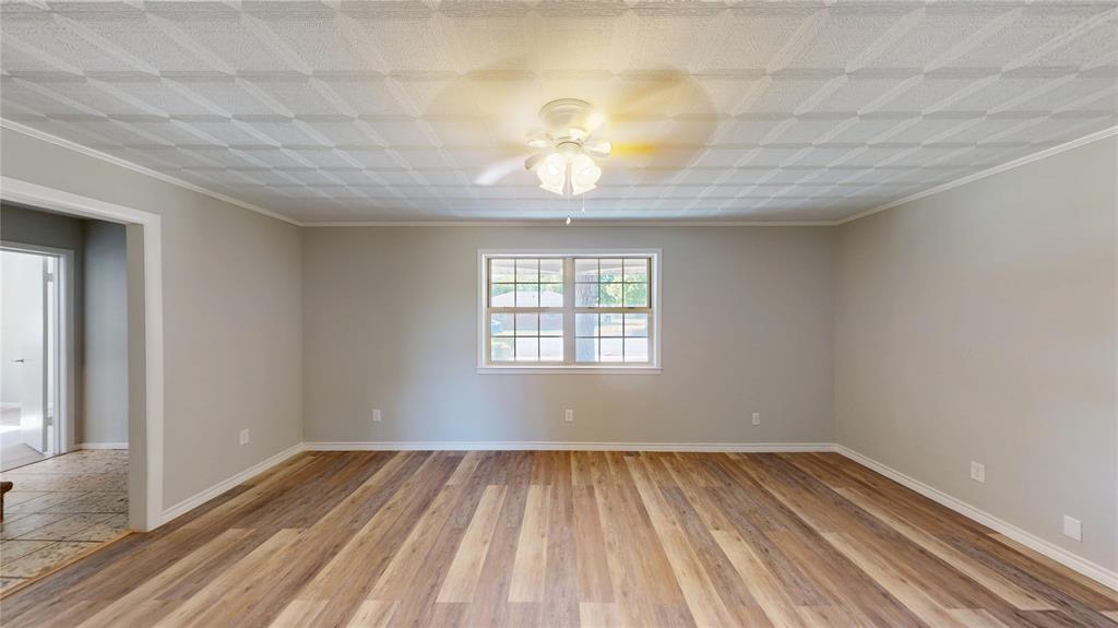 1105 South Ridgeway Drive Cleburne, TX 76033 - Photo 3 of 31 Gallery Image 3