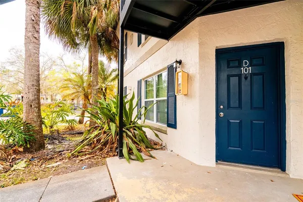 a view of a multi story building