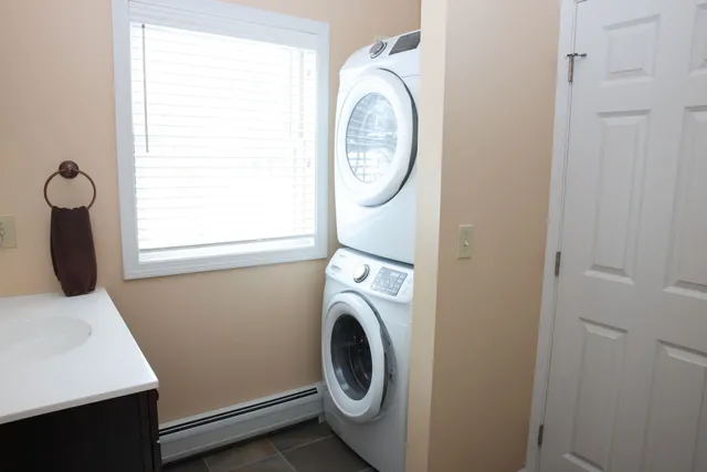 $699,000 | 25 Greenbriar Drive, Essex, VT 05452