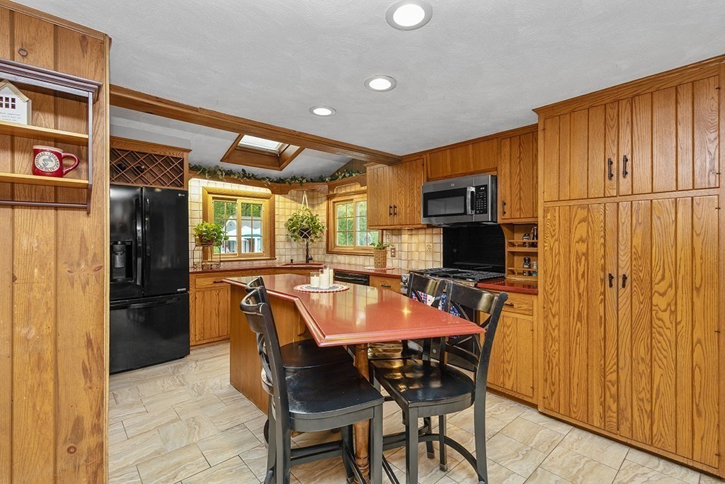 13 Meadowview Road Foxboro, MA 02035 - Photo 13 of 42 Gallery Image 13