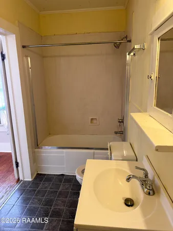 $1,200 | 1322 West University Avenue, Lafayette, LA 70506
