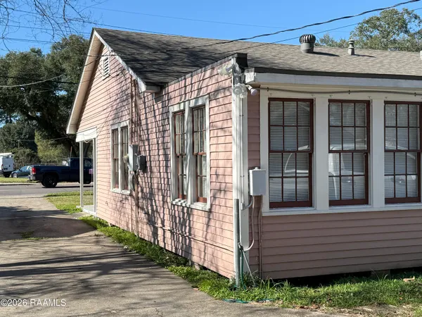 $1,200 | 1322 West University Avenue, Lafayette, LA 70506