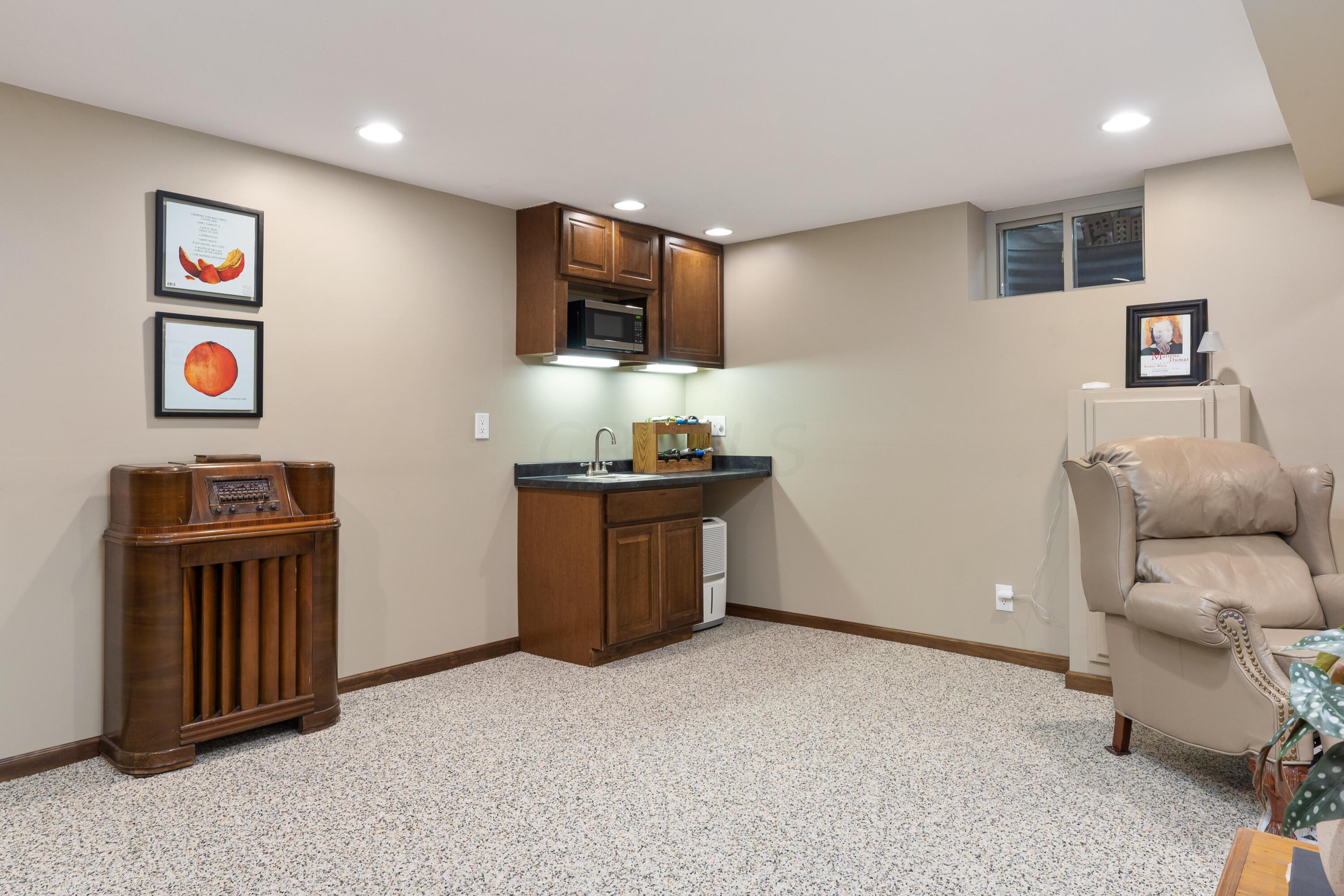 2583 Welsford Road Columbus, OH 43221 - Photo 34 of 42 2583 Welsford Rd_35