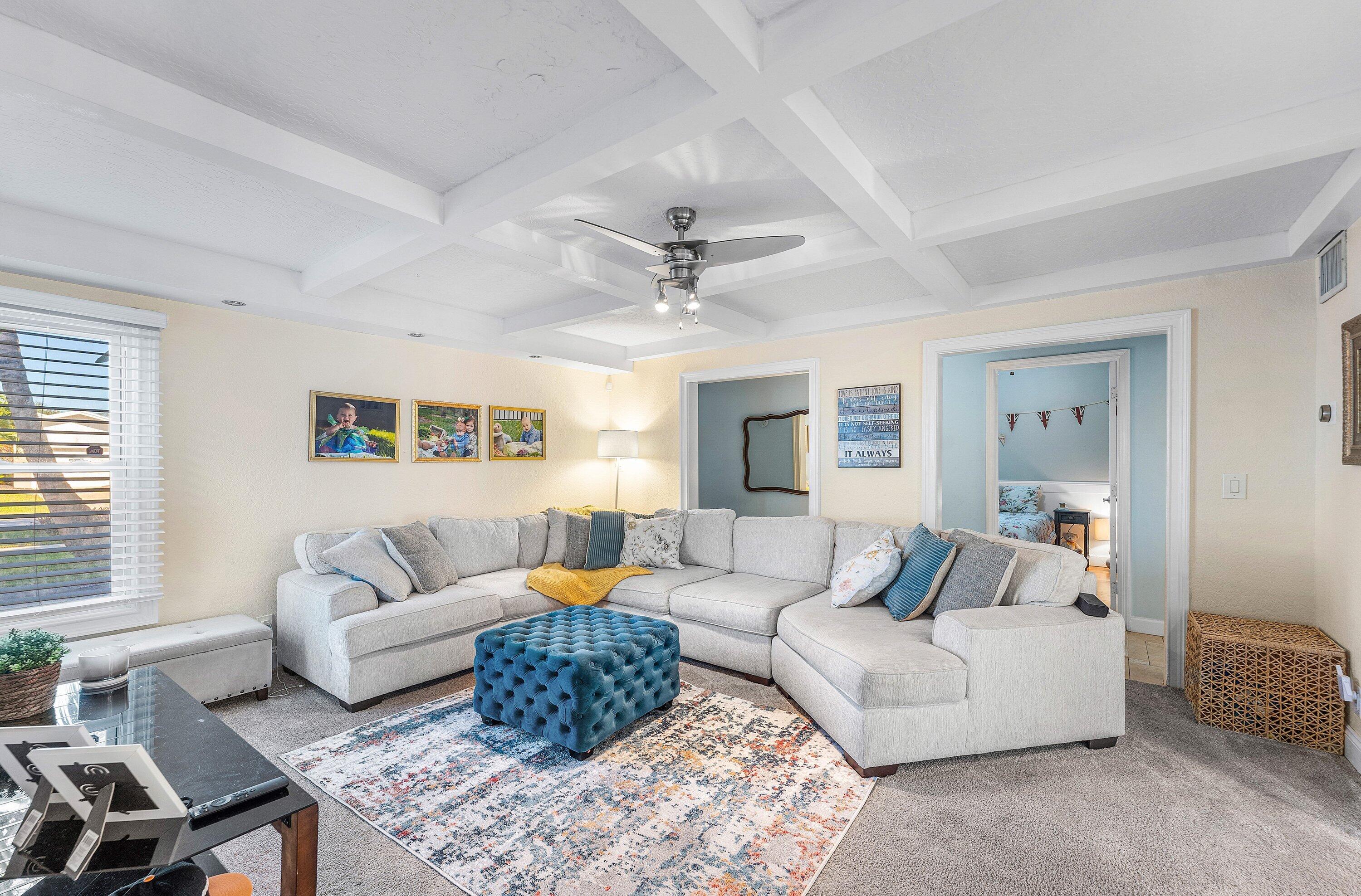 11480 Chipmunk Drive Boca Raton, FL 33428 - Photo 4 of 36 004-11480ChipmunkDrive-BocaRaton-FL-3342