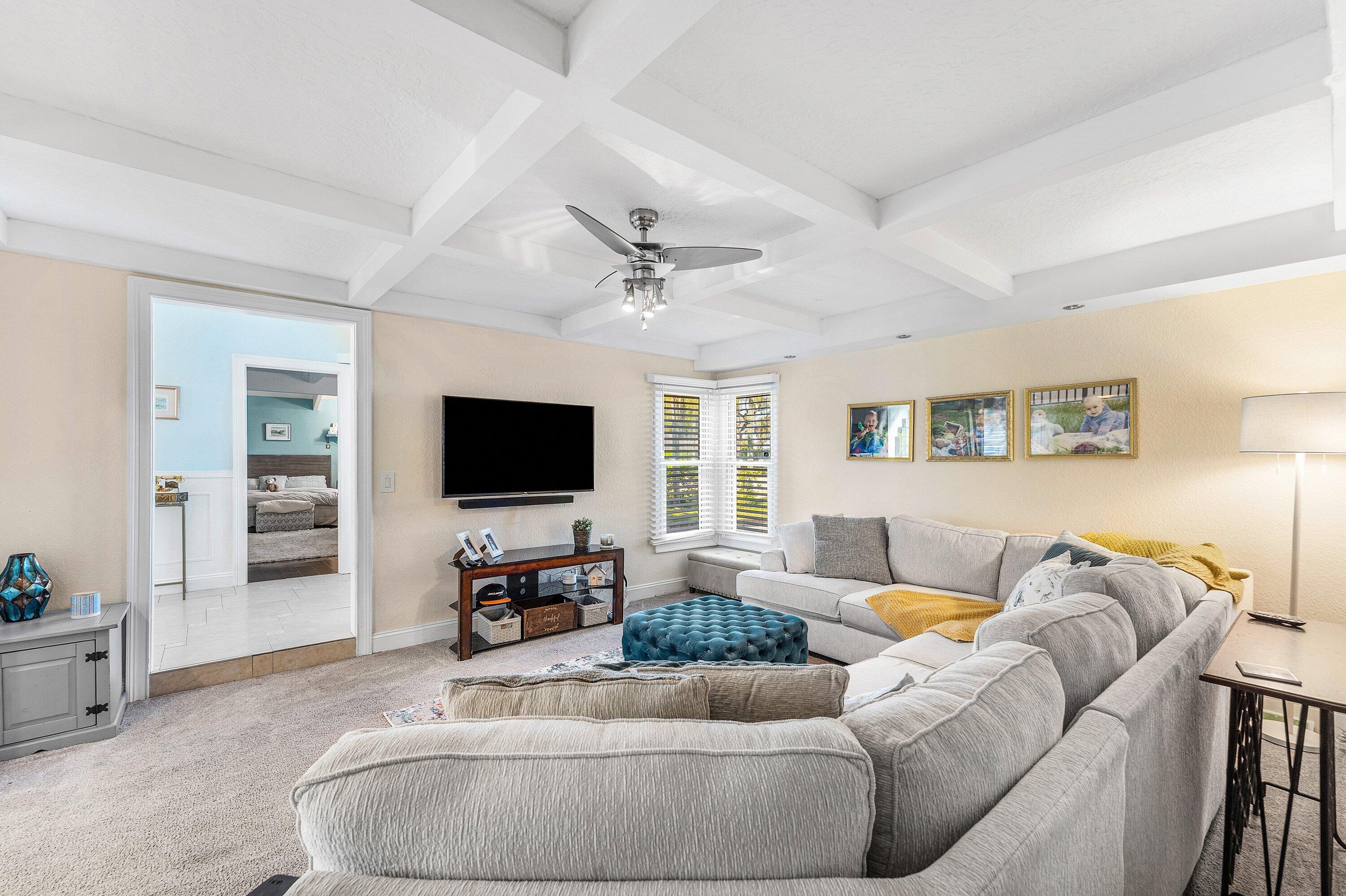 11480 Chipmunk Drive Boca Raton, FL 33428 - Photo 5 of 36 005-11480ChipmunkDrive-BocaRaton-FL-3342