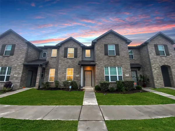 $2,250 | 11922 Amber Oak Way, Tomball, TX 77375