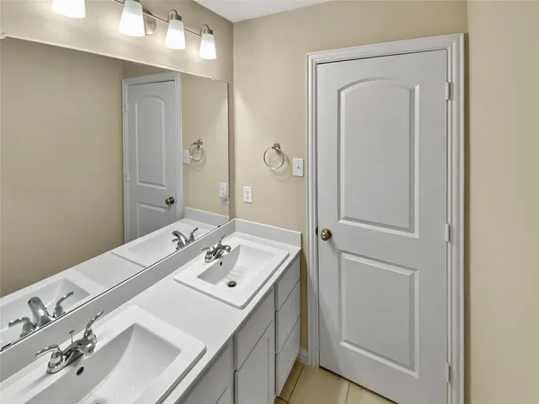 $2,250 | 11922 Amber Oak Way, Tomball, TX 77375