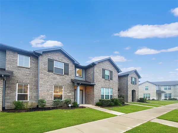 $2,250 | 11922 Amber Oak Way, Tomball, TX 77375