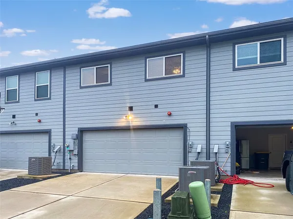 $2,250 | 11922 Amber Oak Way, Tomball, TX 77375