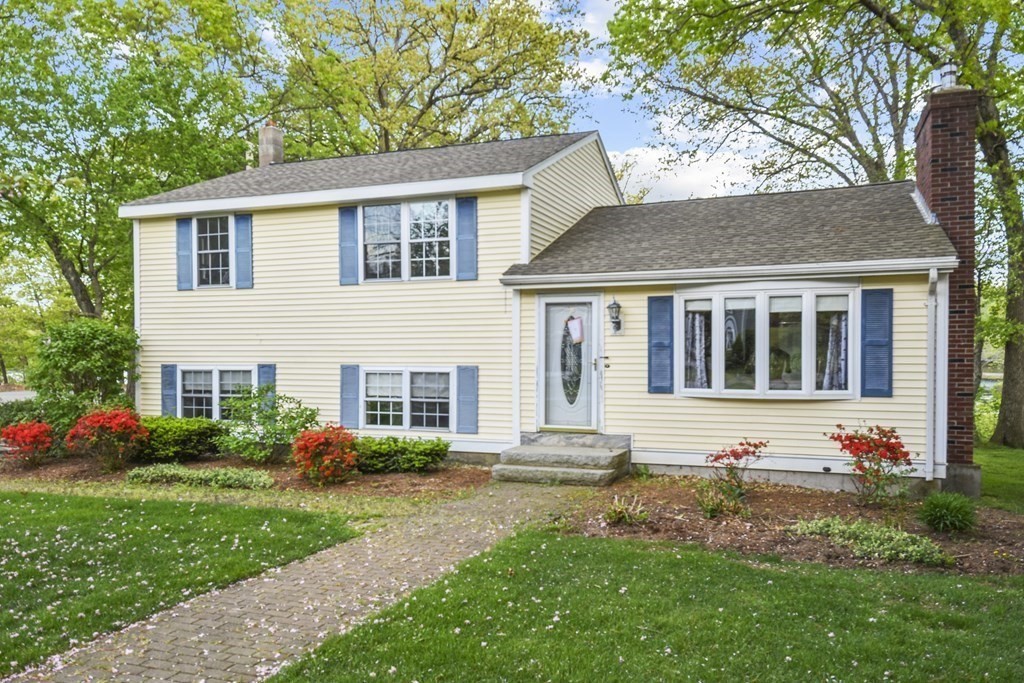 114 Groton Road Chelmsford, MA 01863 - Photo 2 of 32