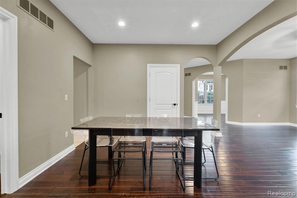 6736 Baker Utica, MI 48317 - Photo 14 of 53