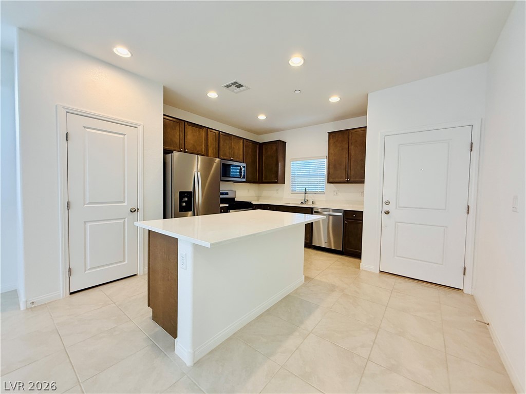 398 Moonlight Opera Court Henderson, NV 89011 - Photo 5 of 29