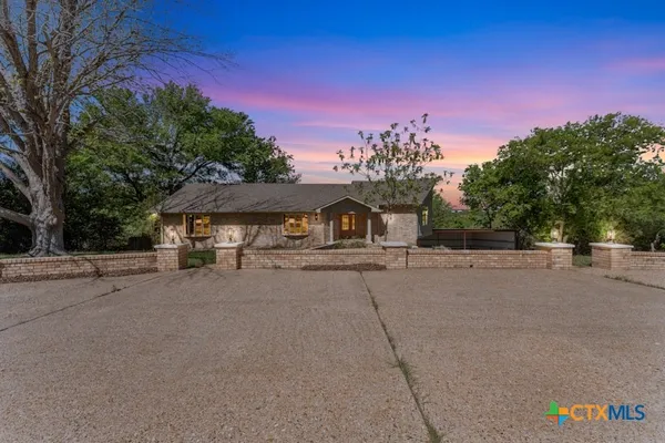 $579,000 | 608 Ridgecrest Drive, Salado, TX 76571