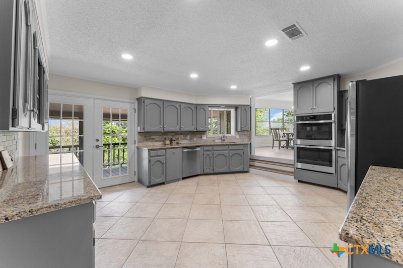 608 Ridgecrest Drive Salado, TX 76571 - Photo 14 of 43 Kitchen