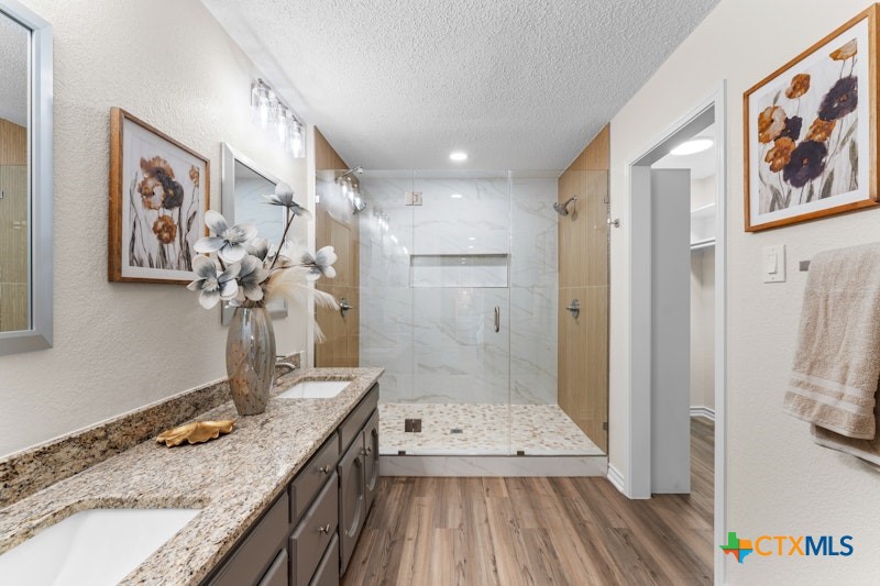 608 Ridgecrest Drive Salado, TX 76571 - Photo 19 of 43 Primary bath