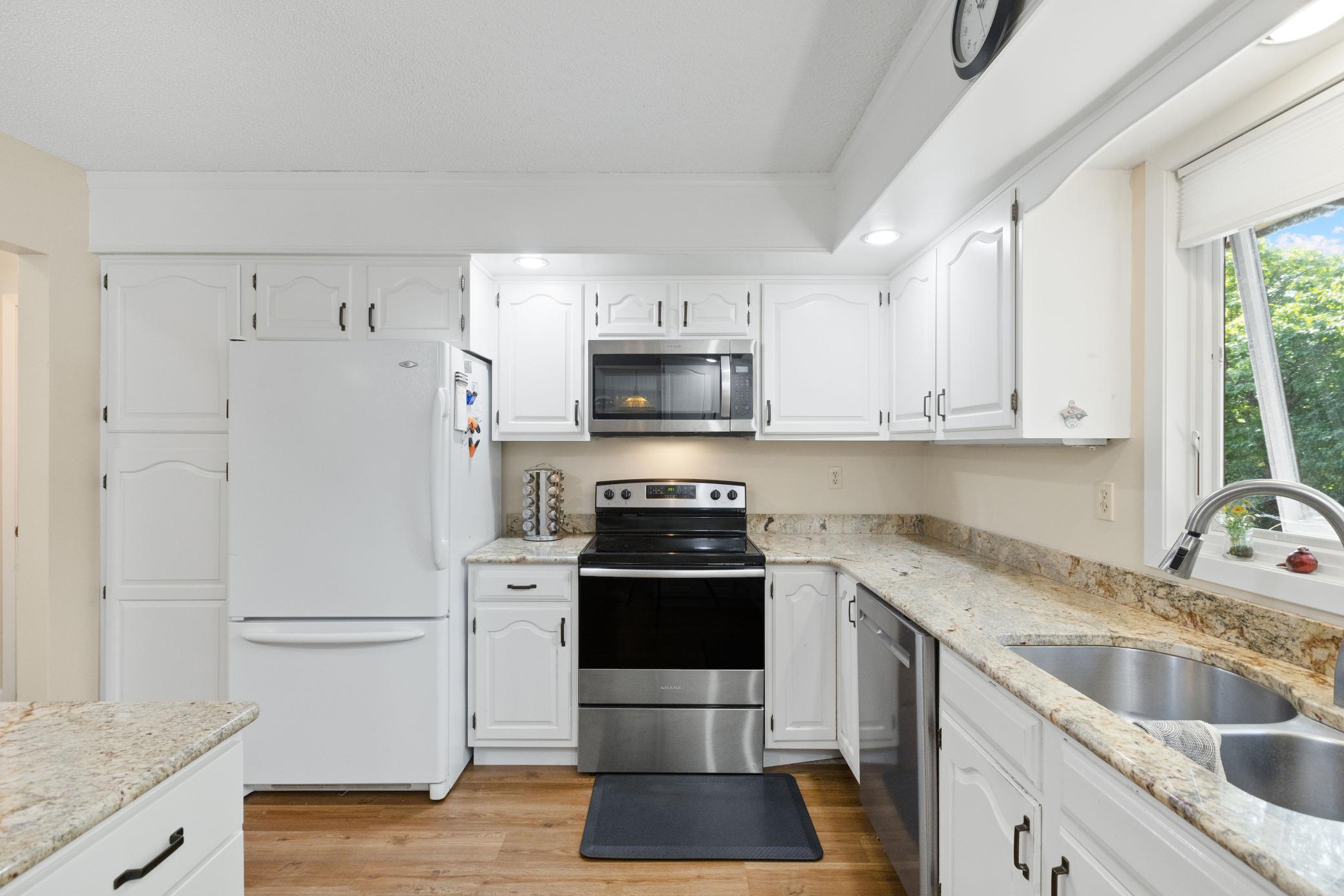 1606 Reichert Avenue Red Wing, MN 55066 - Photo 7 of 33