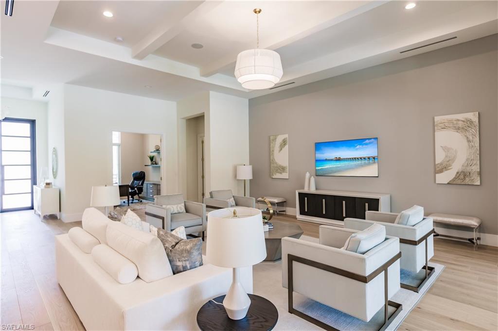 493 Myrtle Road Naples, FL 34108 - Photo 6 of 50 Great Room