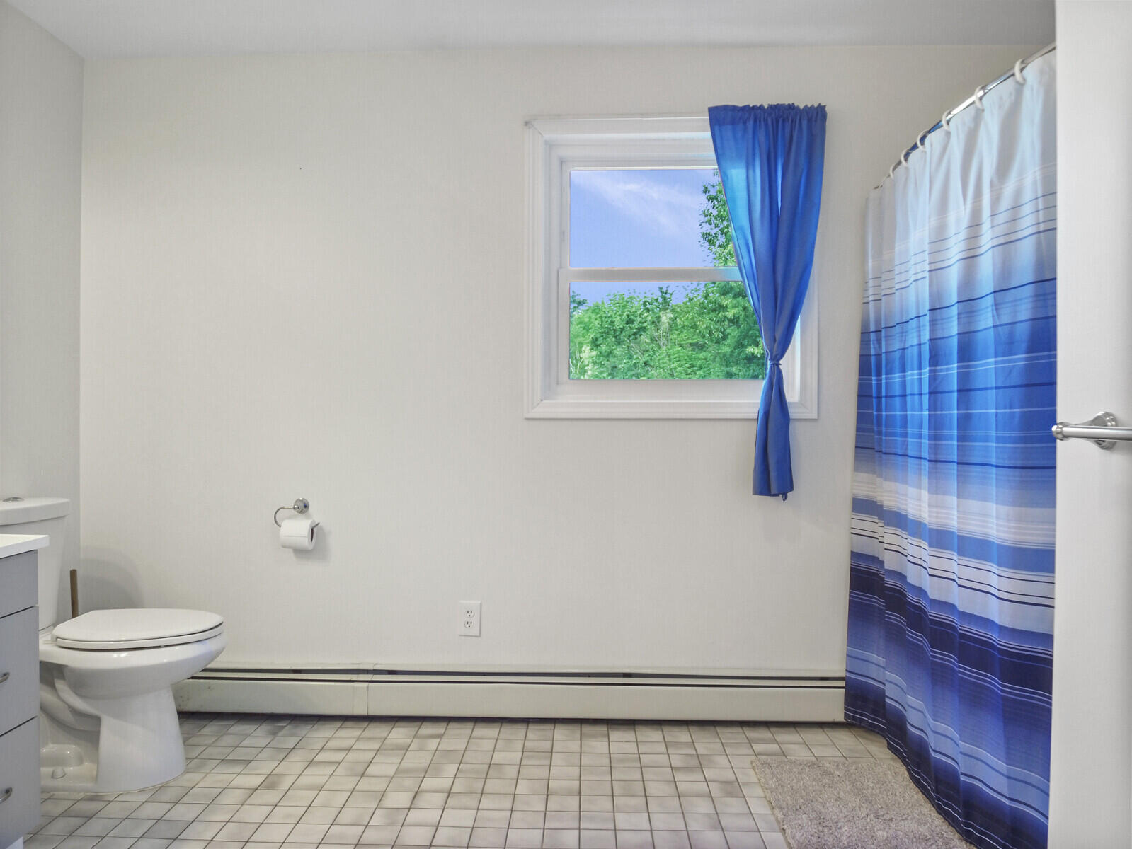 667 Neck Road China, ME 04358 - Photo 31 of 50 Large upstairs Bathroom