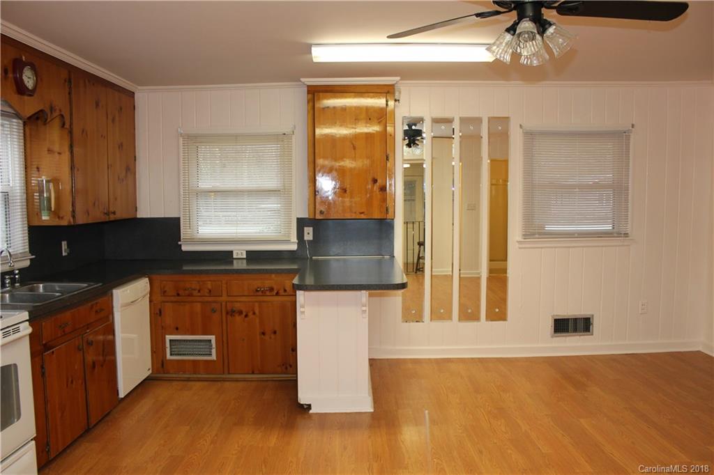 6325 Simpson Road Charlotte, NC 28216 - Photo 3 of 19 Gallery Image 3