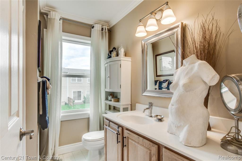 910 Little Hill Court Rochester Hills, MI 48307 - Photo 21 of 31
