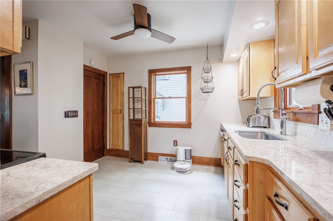 370 Laurelton Road Irondequoit, NY 14609 - Photo 19 of 43