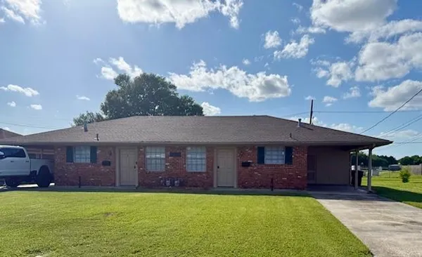 $1,100 | 405 Omega Street, Unit B, Belle Chasse, LA 70037