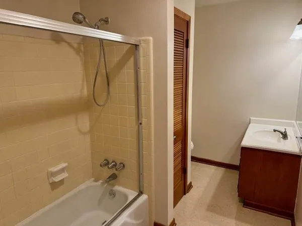 $1,100 | 405 Omega Street, Unit B, Belle Chasse, LA 70037