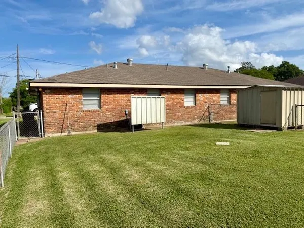$1,100 | 405 Omega Street, Unit B, Belle Chasse, LA 70037