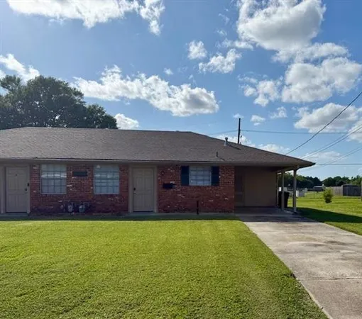 $1,100 | 405 Omega Street, Unit B, Belle Chasse, LA 70037