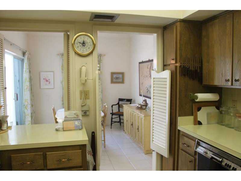 1180 Reef Road, Unit C9 Vero Beach, FL 32963 - Photo 9 of 24 Gallery Image 9